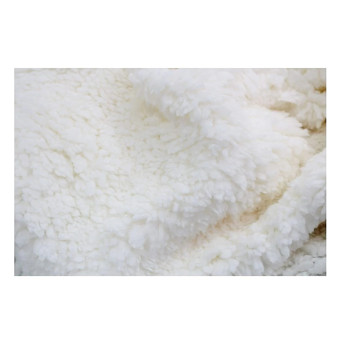 Acomoda Textil - Manta Piel Sintética 130x170 Cm, Manta Borreguito Extra Suave Para Sofá, Sillón Y Viaje Gris. (130x170 Cm) 5 Acomoda Textil - Manta Piel Sintética 130x170 Cm, Manta Borreguito Extra Suave Para Sofá, Sillón Y Viaje Gris. (130x170 Cm) - Image 3