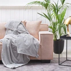 Manta Gris Claro 150 X 200 Cm KAWERI -Descansaya Tienda De Ventas 6d2e35b87a8acaa1bd5a1e2486d6d0cf0f1c2546 bd41a8f7e6dc4a0c98b2aca76d4adb55