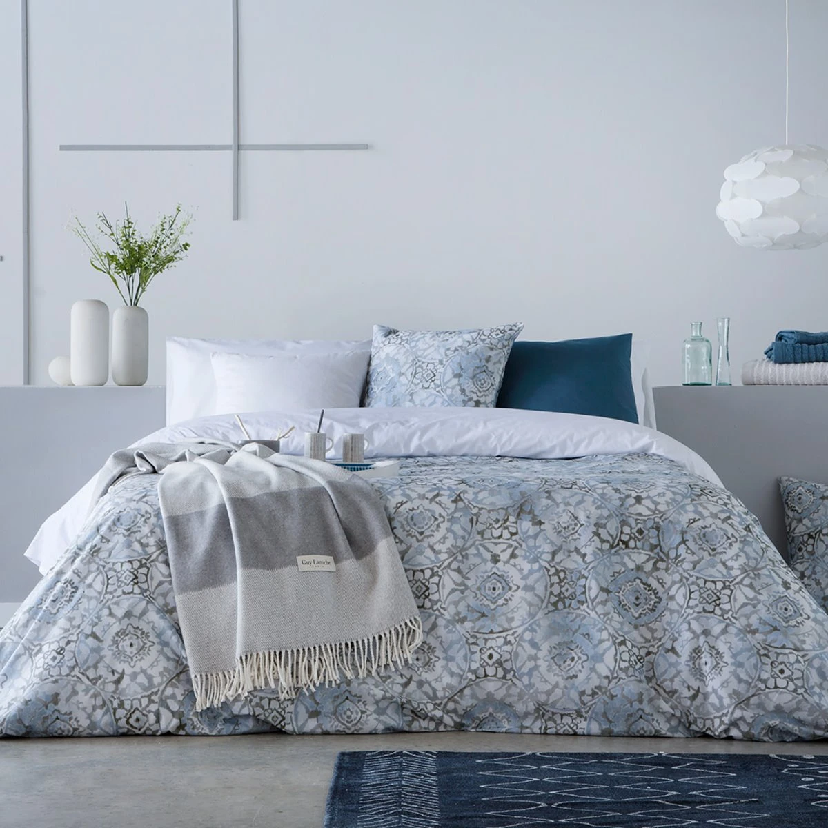 Guy Laroche 2 Cuadrantes SOFI 65x65 Cm Azul 4 Guy Laroche 2 Cuadrantes SOFI 65x65 Cm Azul - Image 2