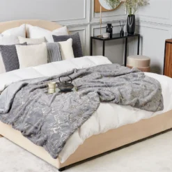 Colcha De Poliéster Gris/dorado 130 X 180 Cm GODAVARI -Descansaya Tienda De Ventas 9aeb0fb936dfffc38ee96fc9eccc3895b332e5e3 7af21c6eb5bb4a63b4ef1cf5ecf3a4e8