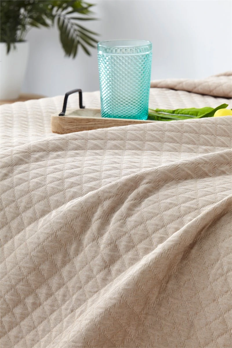 Vipalia - Colcha Bouti Pique 30% Algodón - 70% Poliester. Modelo Silver Cama 105 Cm - 200x260 Cm, Color Beige/Marfil 4 Vipalia - Colcha Bouti Pique 30% Algodón - 70% Poliester. Modelo Silver Cama 105 Cm - 200x260 Cm, Color Beige/Marfil - Image 2