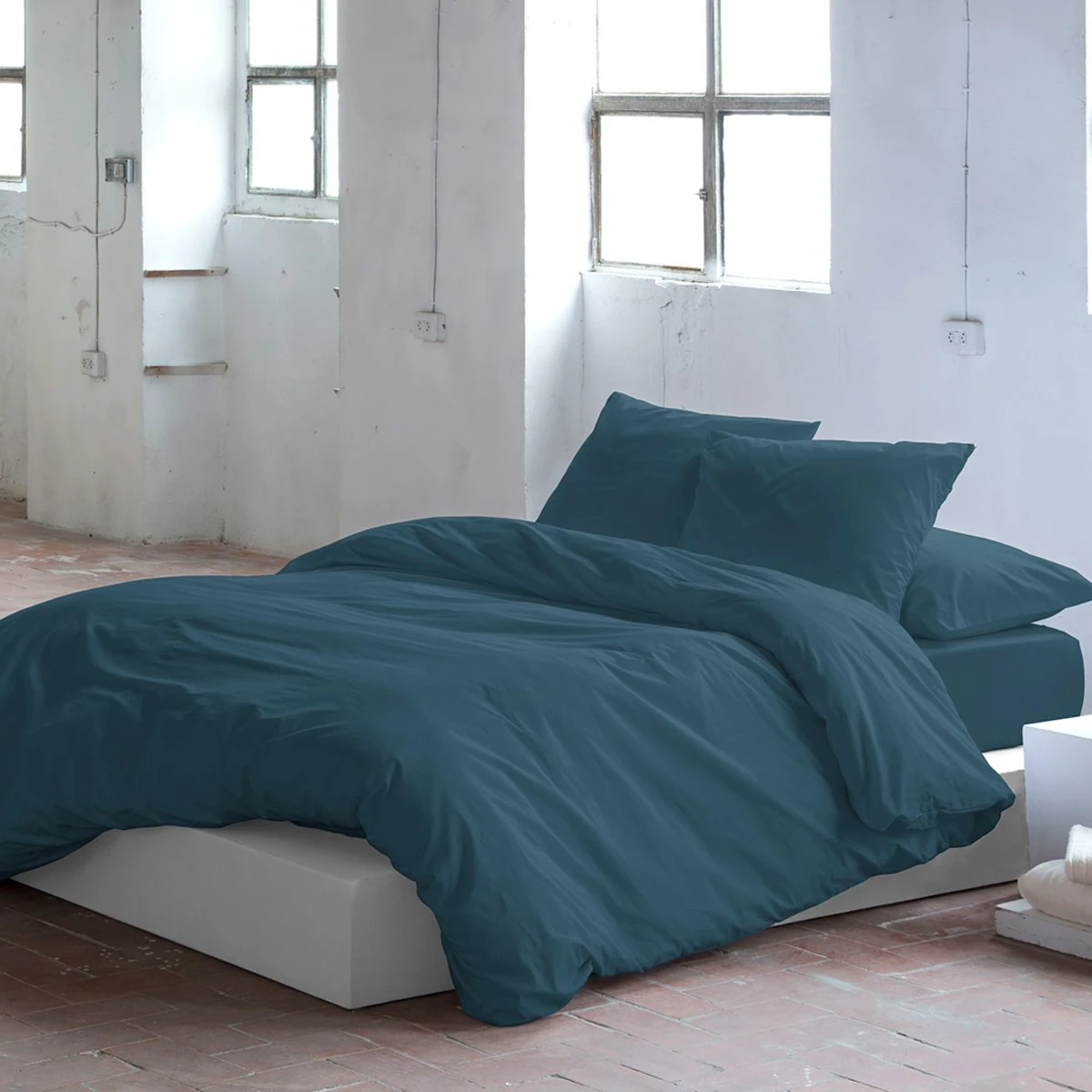 Guy Laroche Funda De Almohada PUREpetróleo 45x155 Cm 4 Guy Laroche Funda De Almohada PUREpetróleo 45x155 Cm - Image 2